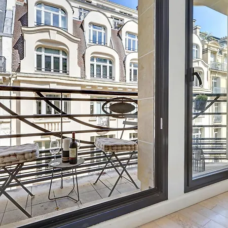 Daire Champs-elysees & Arc De Triomphe - 2br 2ba - Vacation Paris
