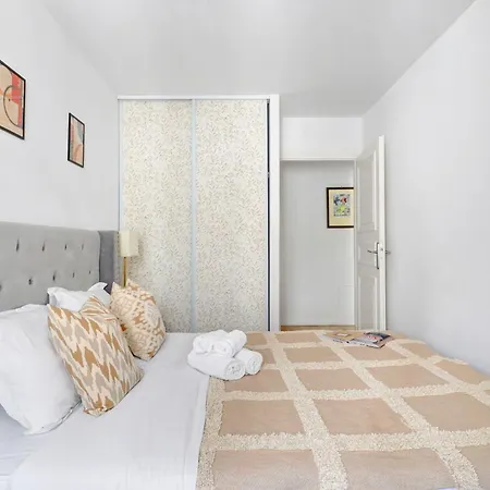 Champs-elysees & Arc De Triomphe - 2br - Vacation Paris