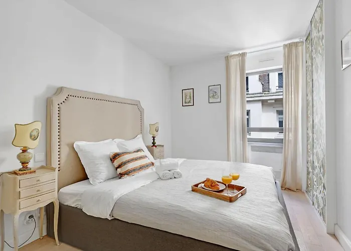 Champs-elysees & Arc De Triomphe - 2br - Vacation Daire